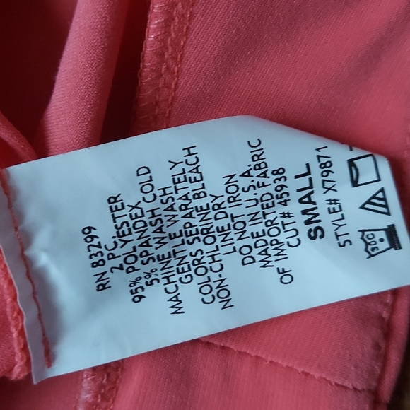 9 for $10 M&M Cropped cardigan - Picture 6 of 7